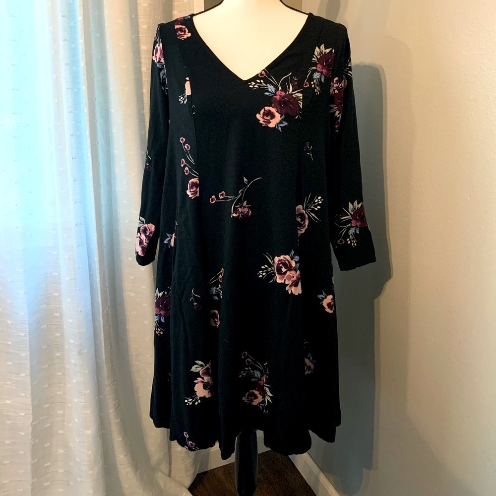 TORRID DRESS!!! 3/4 Sleeves Black Floral Dress, Size 00X